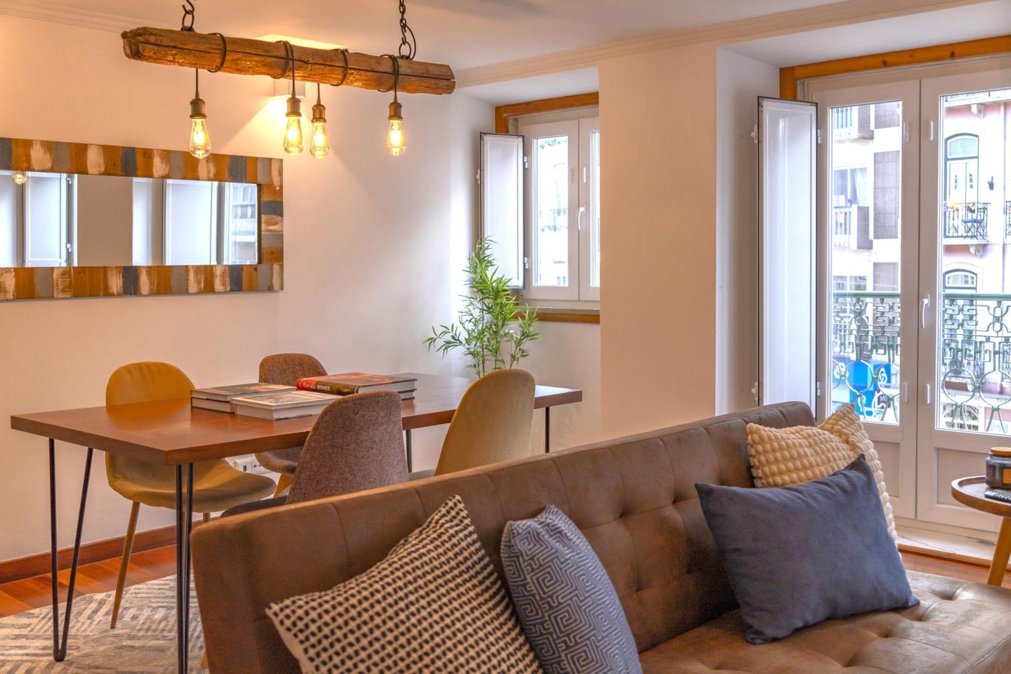 Superb Apartments Overlooking Graca In Lisboa Стая снимка
