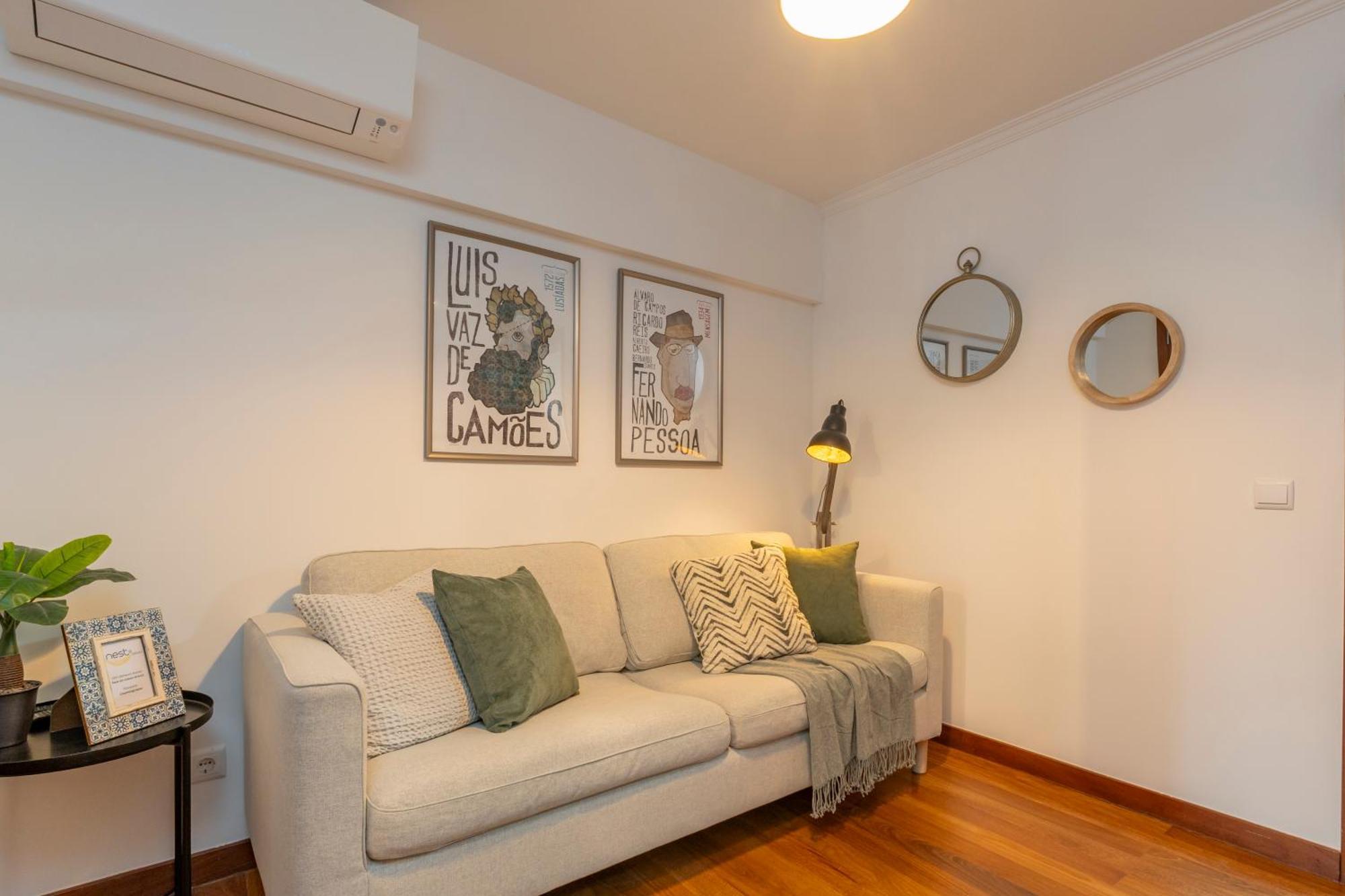 Superb Apartments Overlooking Graca In Lisboa Стая снимка