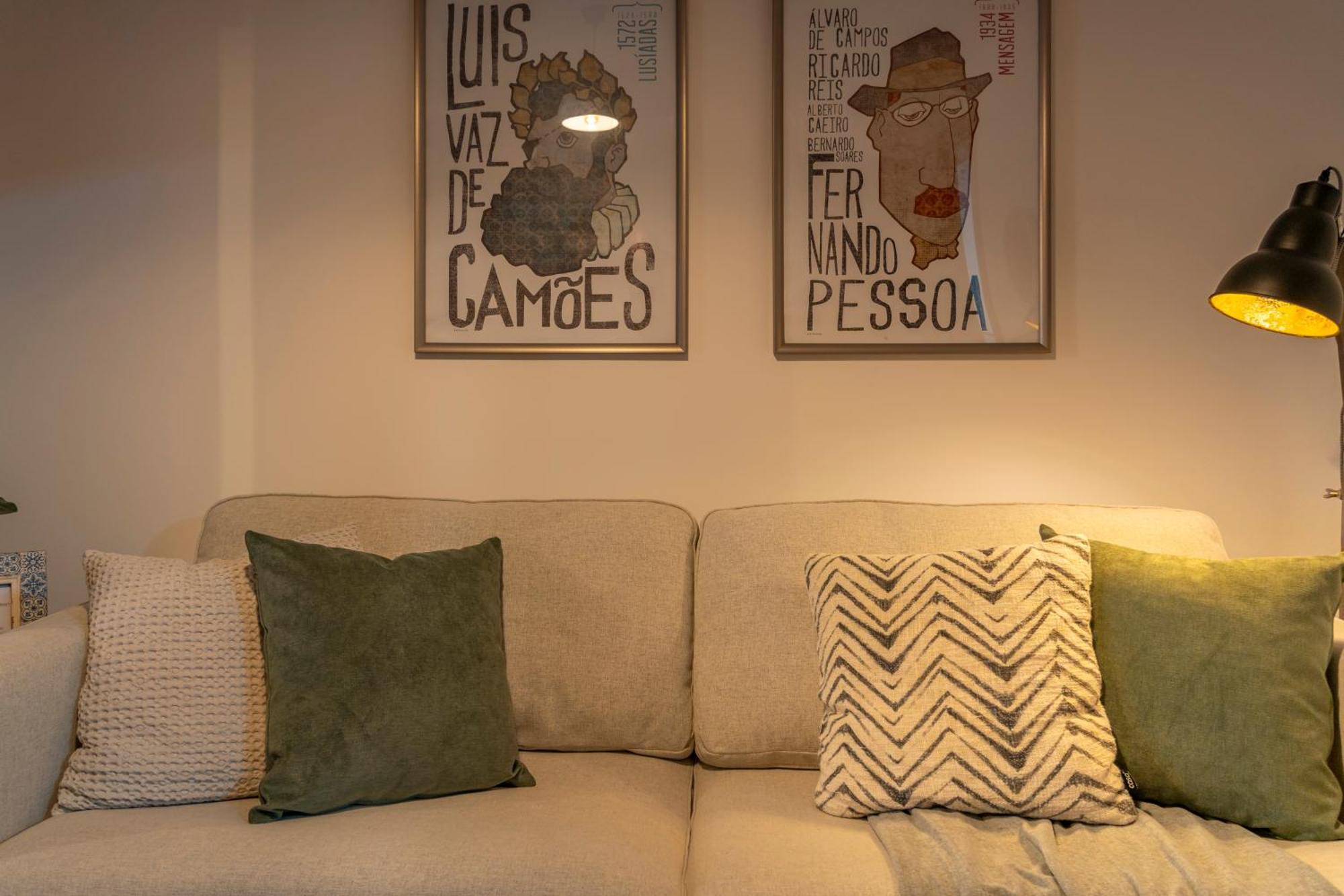 Superb Apartments Overlooking Graca In Lisboa Стая снимка