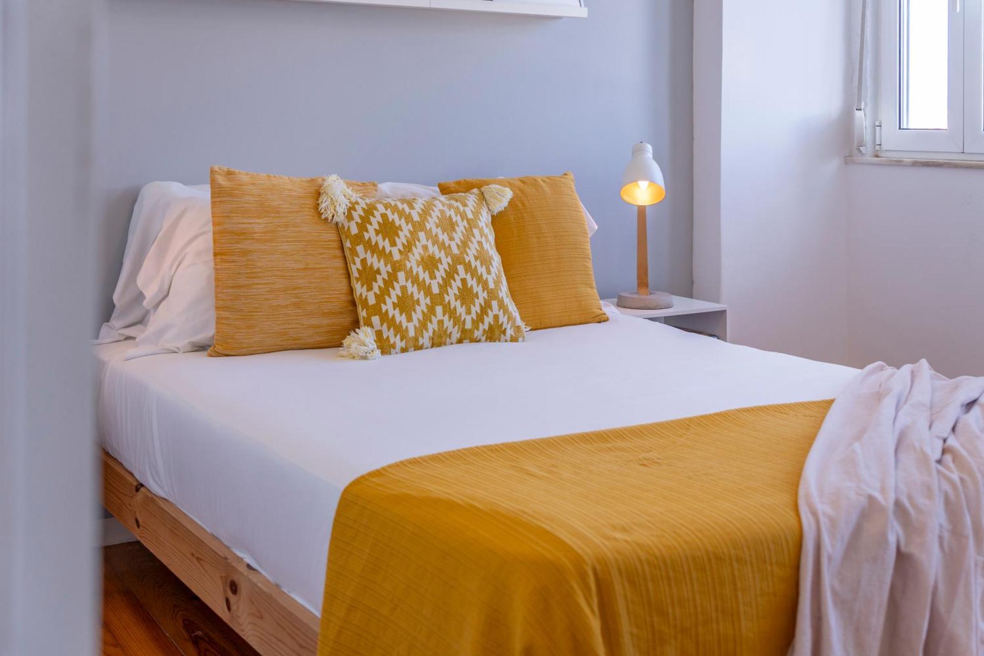Superb Apartments Overlooking Graca In Lisboa Стая снимка