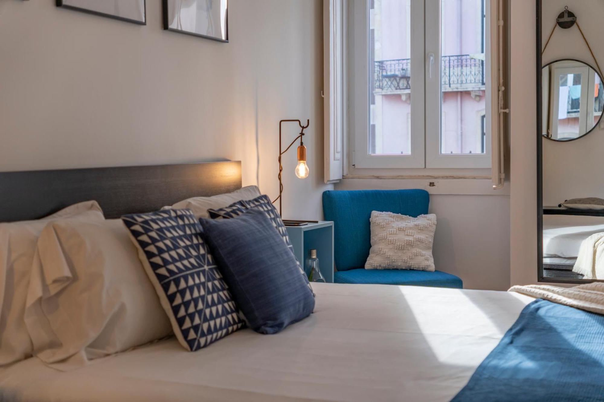 Superb Apartments Overlooking Graca In Lisboa Стая снимка