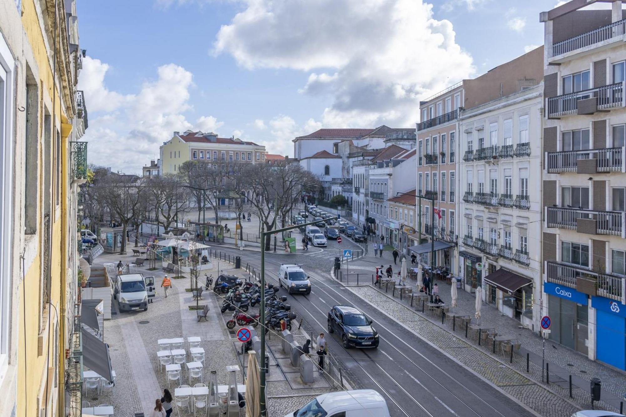 Superb Apartments Overlooking Graca In Lisboa Стая снимка